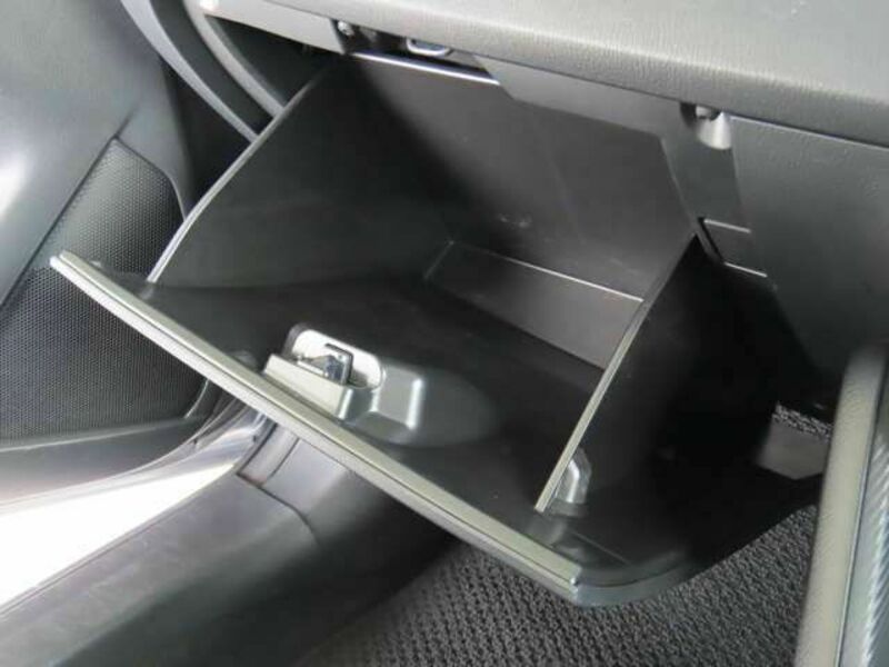 MAZDA2-11