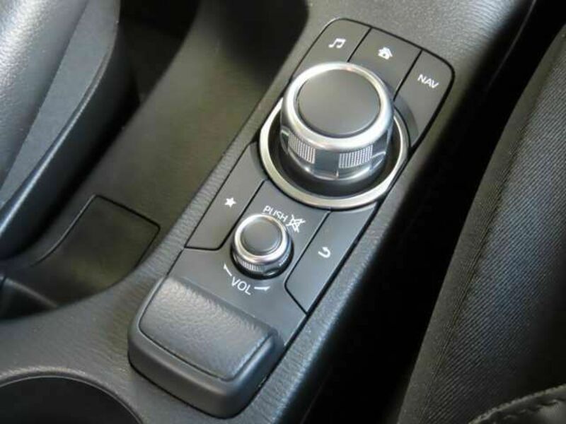 MAZDA2-15