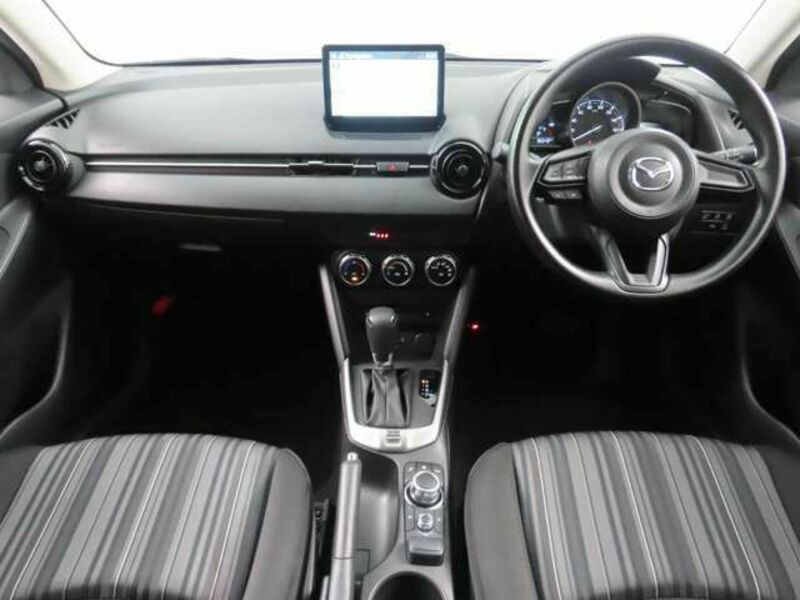 MAZDA2-4