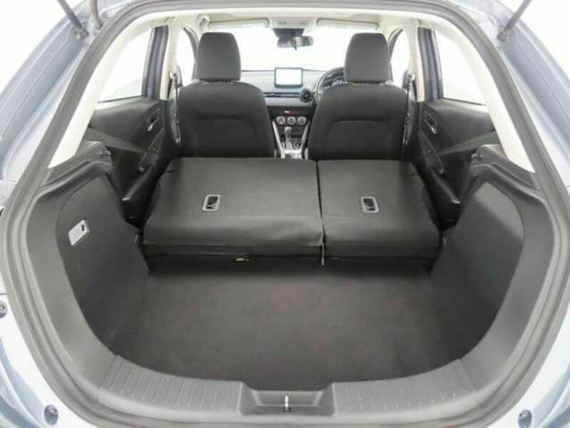MAZDA2-8