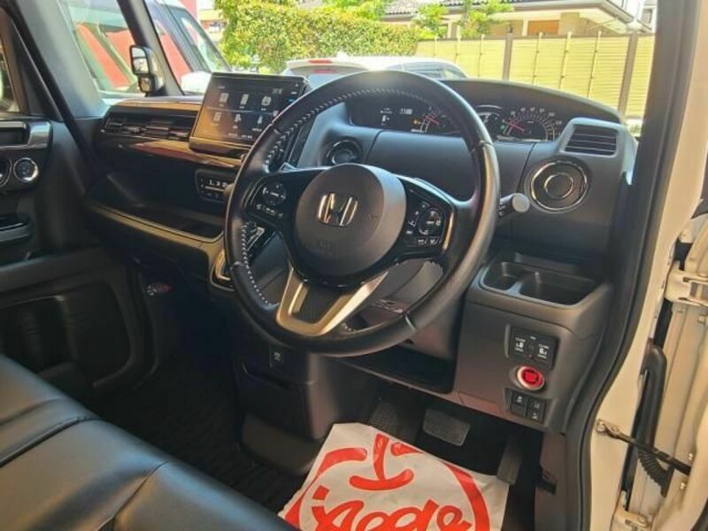 N BOX CUSTOM-21