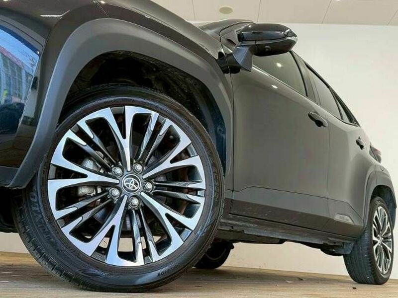 YARIS CROSS-17
