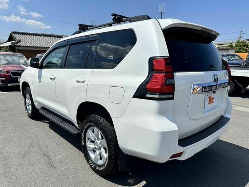 LAND CRUISER PRADO-12