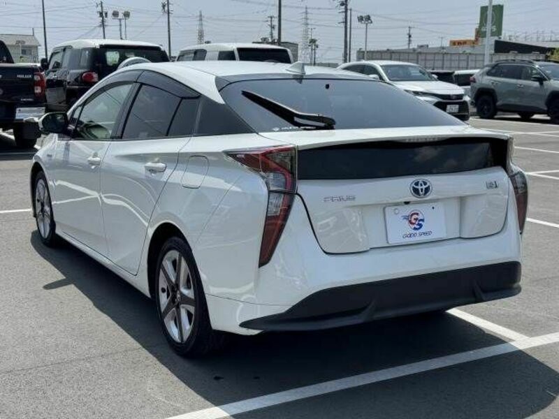 PRIUS-16