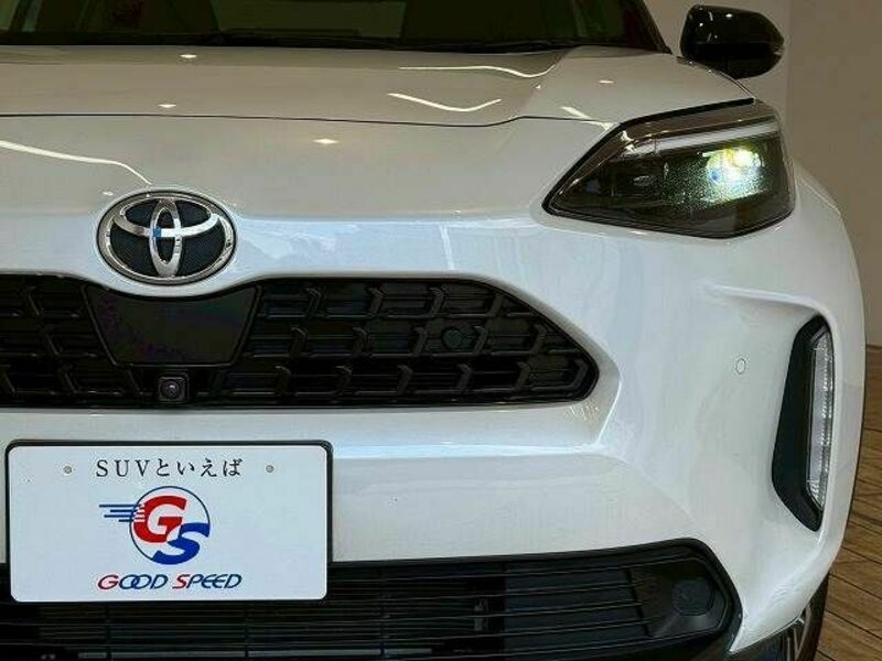 YARIS CROSS-18