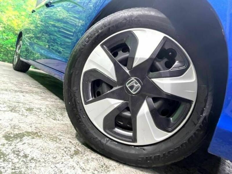FIT HYBRID-11