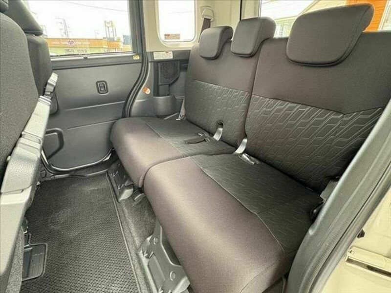 ROOMY-18