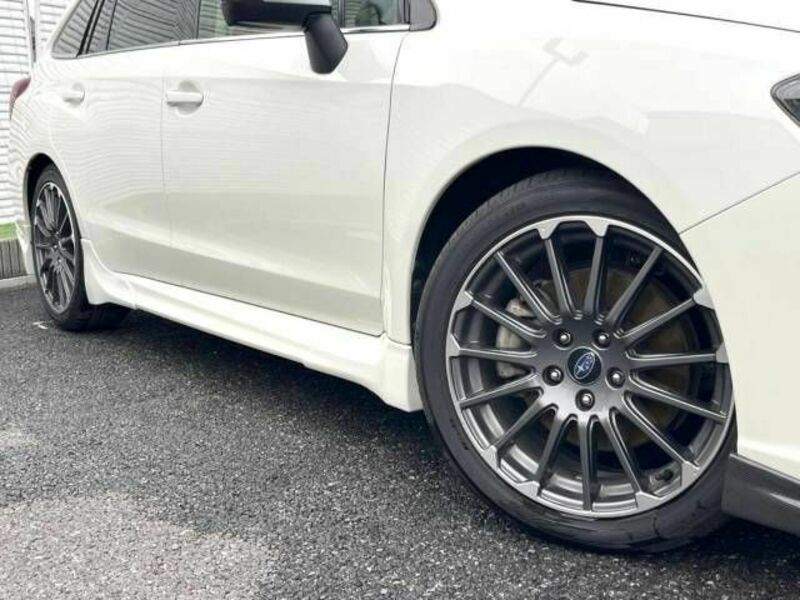 LEVORG-12