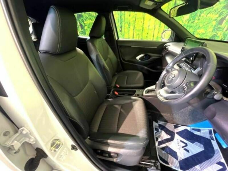 YARIS CROSS-8