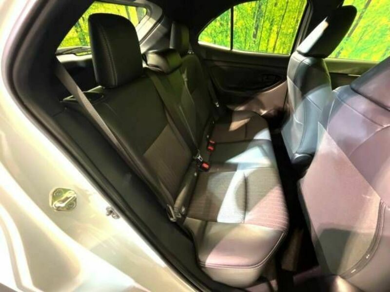 YARIS CROSS-9
