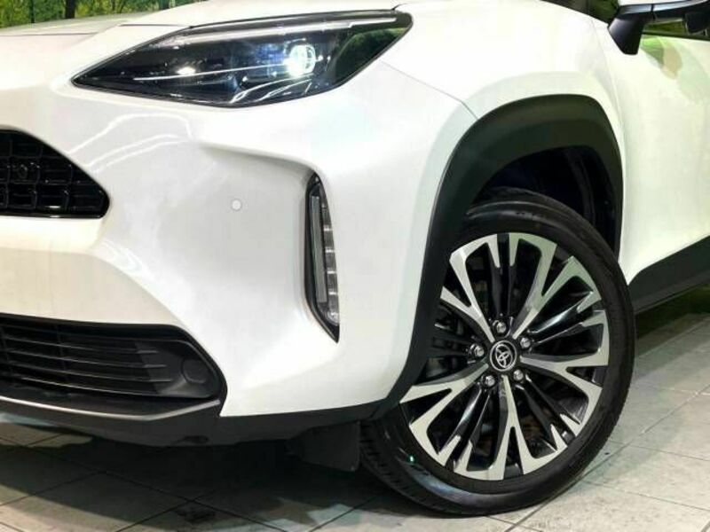 YARIS CROSS-12