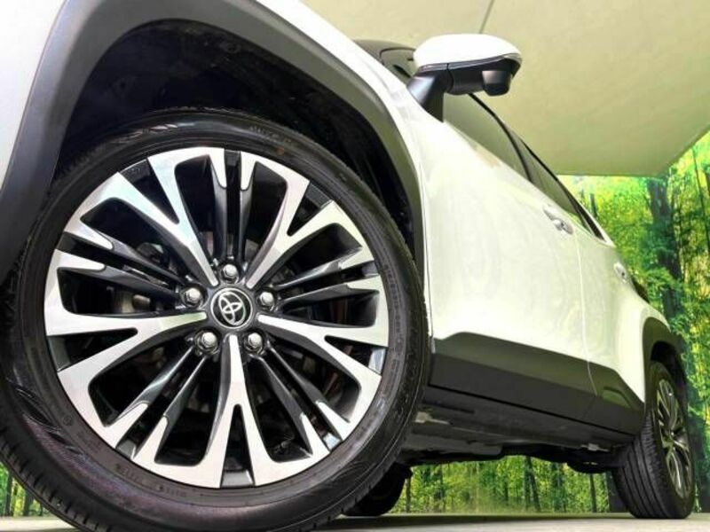 YARIS CROSS-13