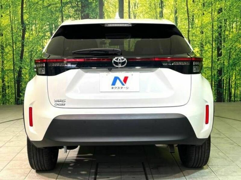 YARIS CROSS-15