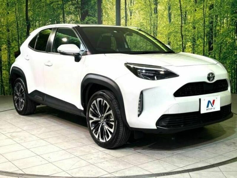 YARIS CROSS-16
