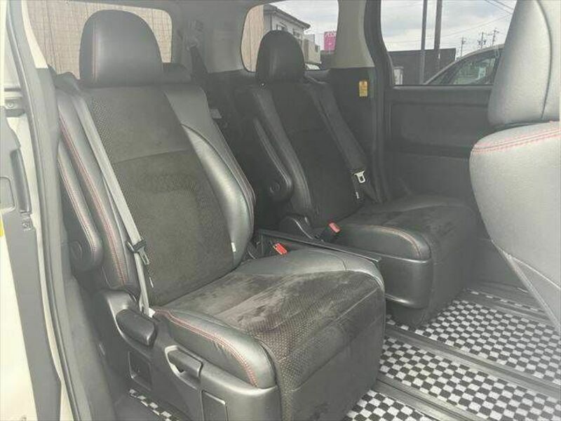 VELLFIRE-7