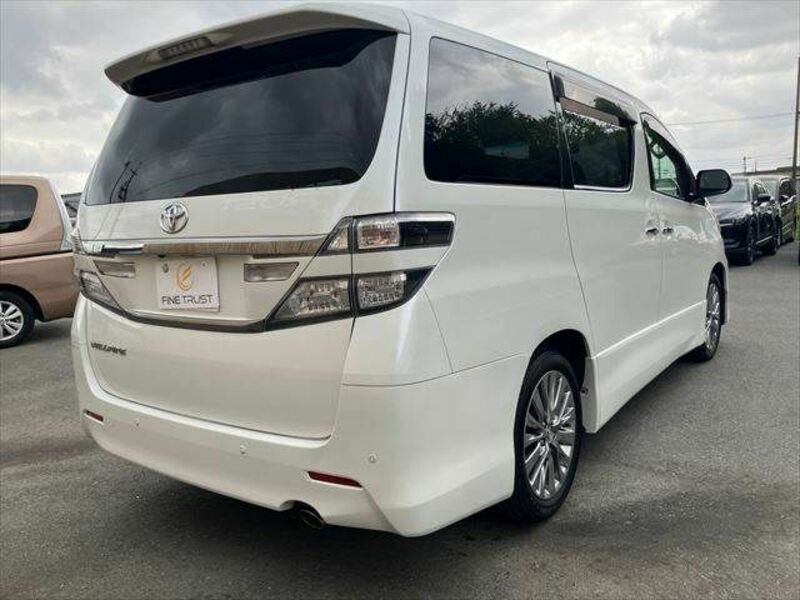 VELLFIRE-17