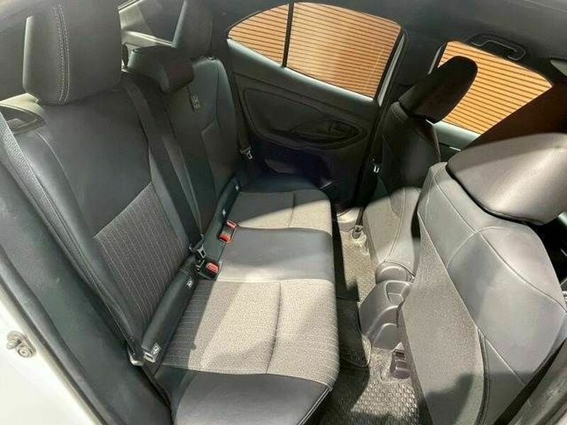 YARIS CROSS-10