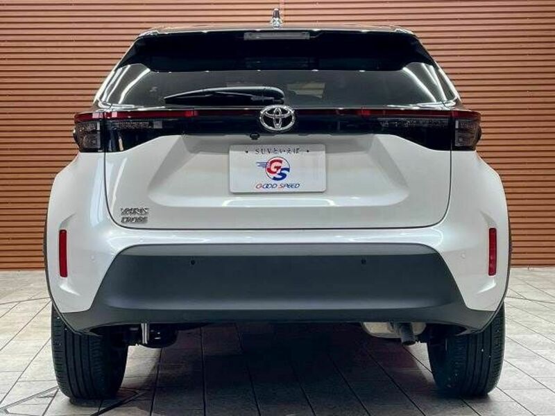 YARIS CROSS-11