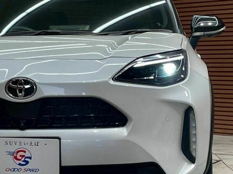 YARIS CROSS-19