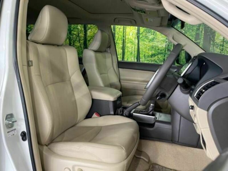 LAND CRUISER PRADO-7