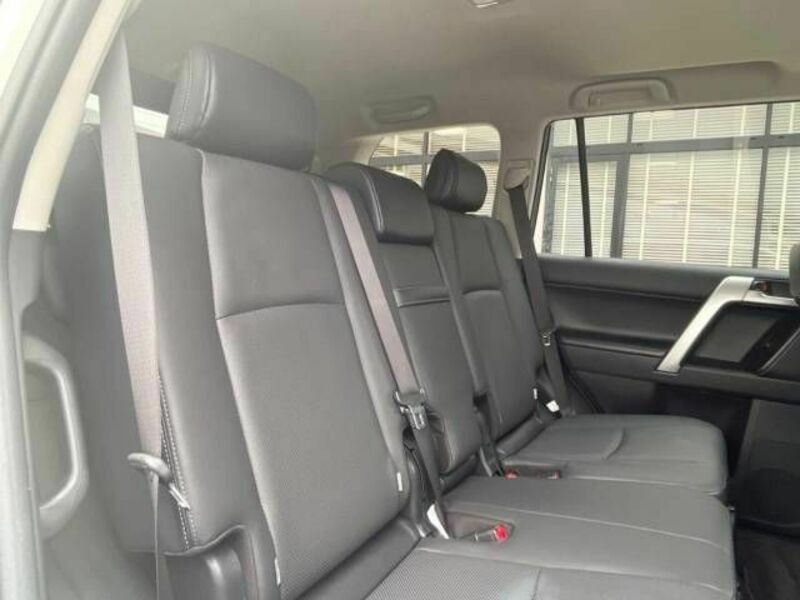LAND CRUISER PRADO-9