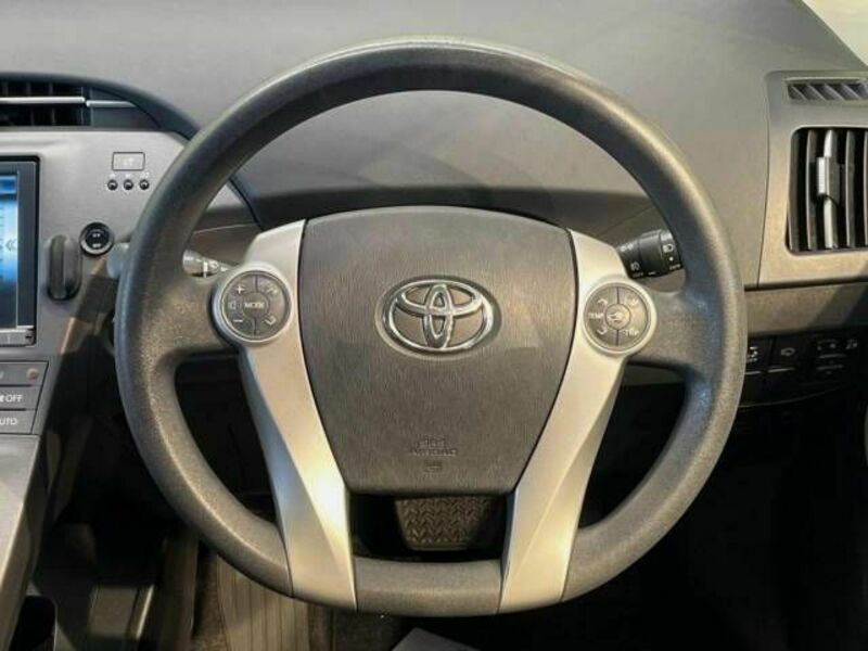 PRIUS-11