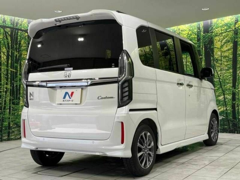 N BOX CUSTOM
