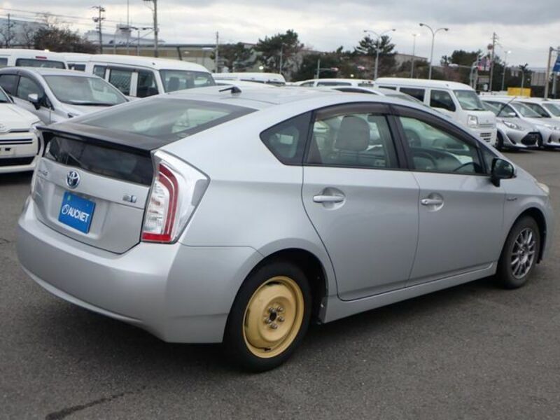 PRIUS-7