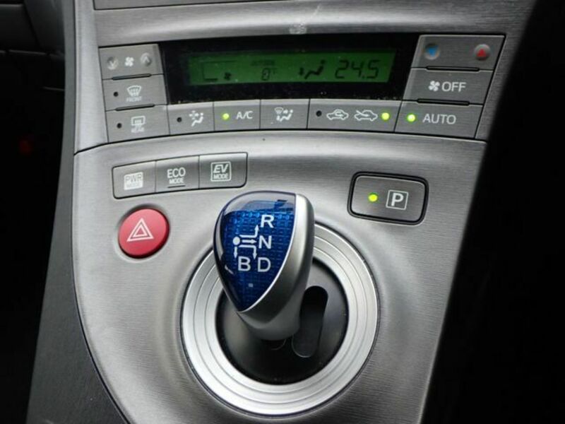 PRIUS-13