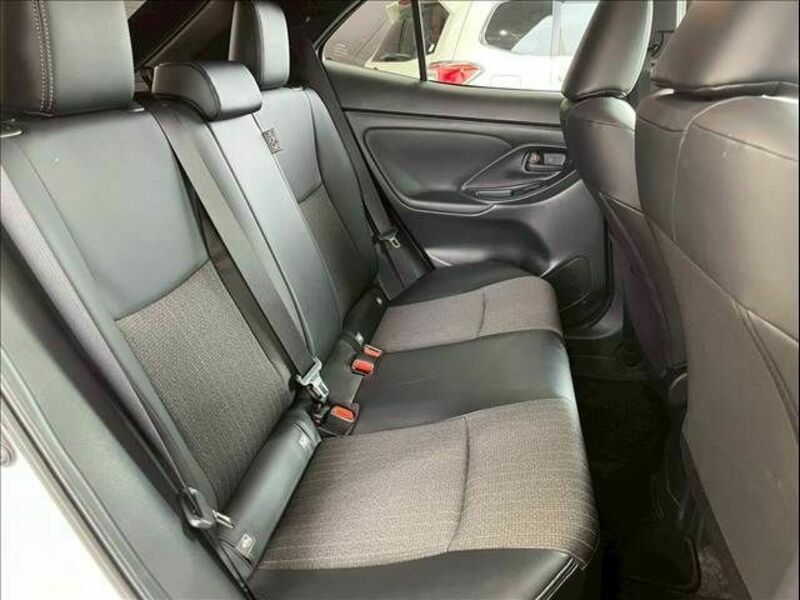 YARIS CROSS-5