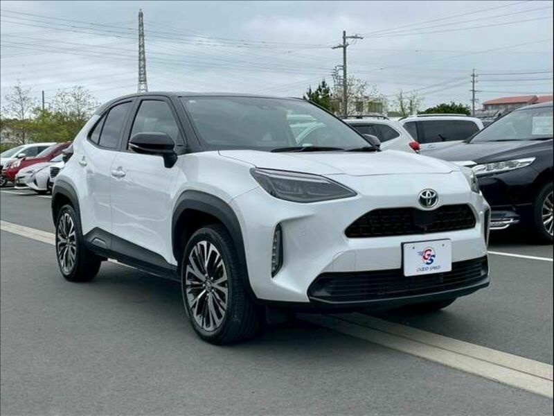 YARIS CROSS-13