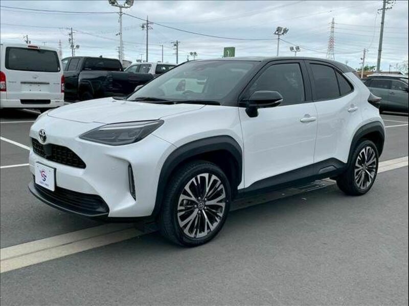 YARIS CROSS-14