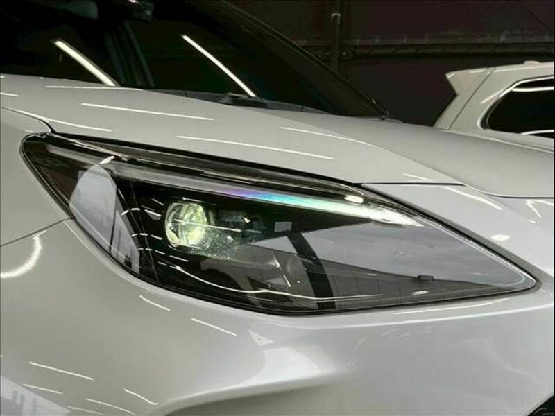 YARIS CROSS-18