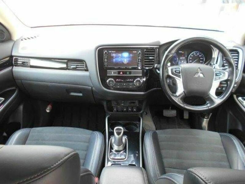 OUTLANDER PHEV-1
