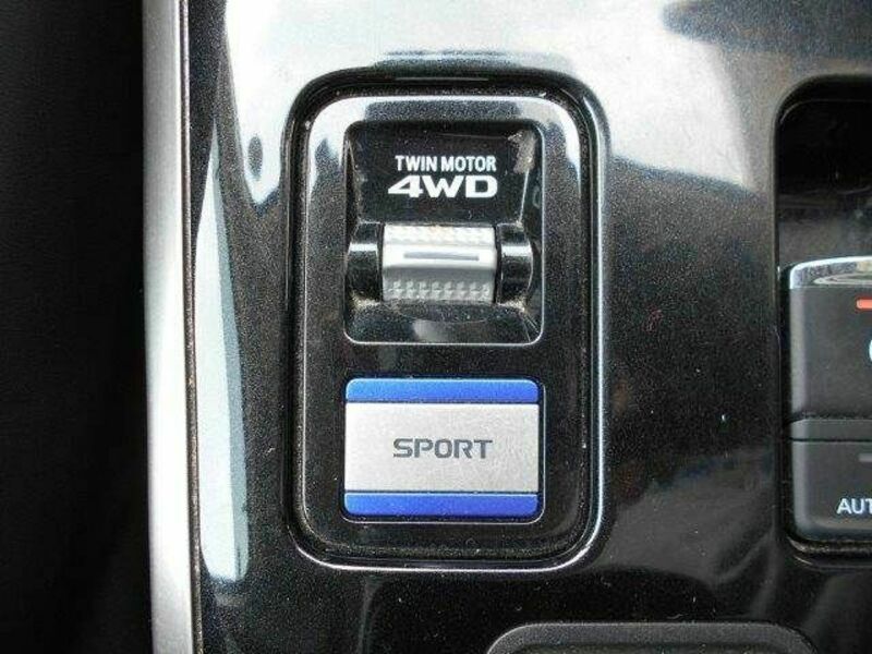 OUTLANDER PHEV-6