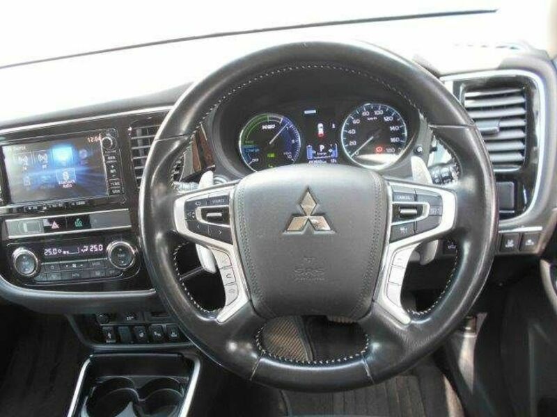 OUTLANDER PHEV-11