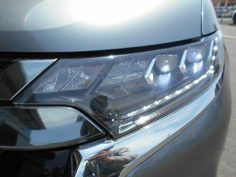 OUTLANDER PHEV-12