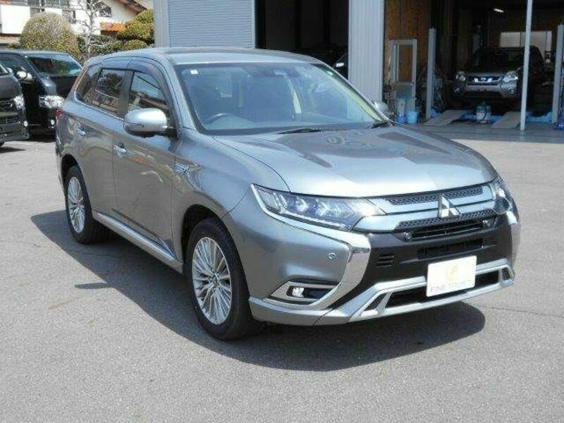 OUTLANDER PHEV-16