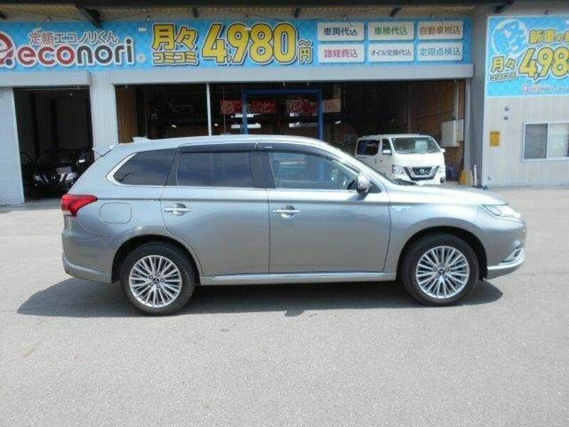 OUTLANDER PHEV-17