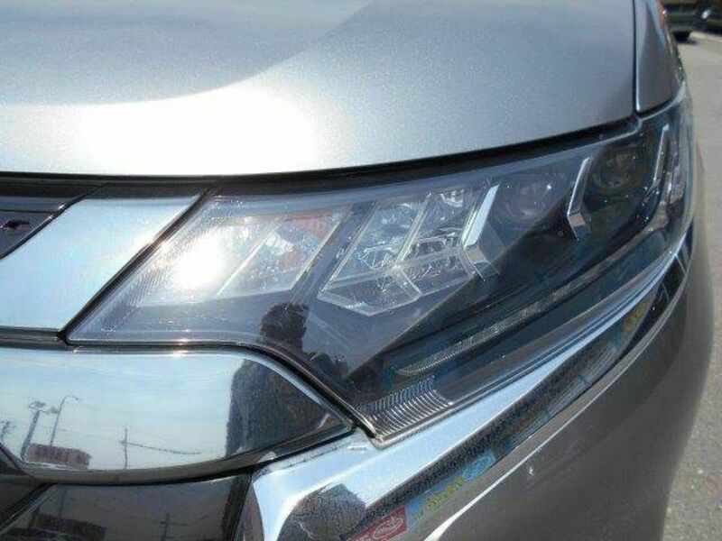 OUTLANDER PHEV-22