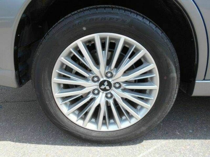 OUTLANDER PHEV-26