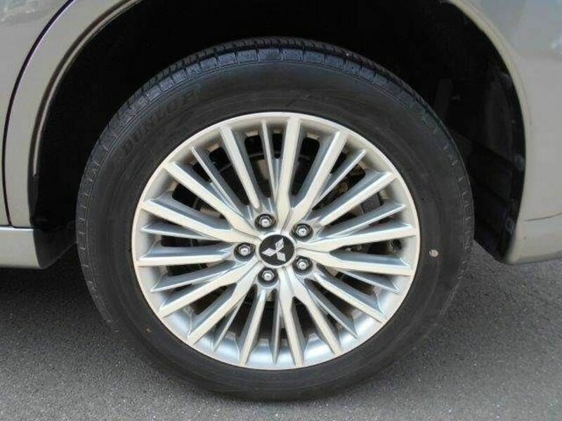 OUTLANDER PHEV-27