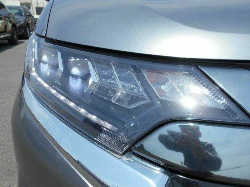 OUTLANDER PHEV-29