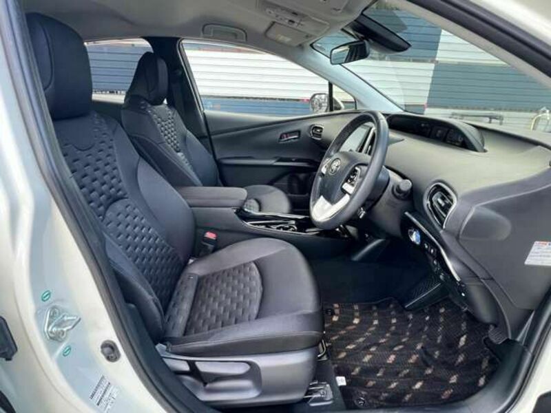 PRIUS PHV-8