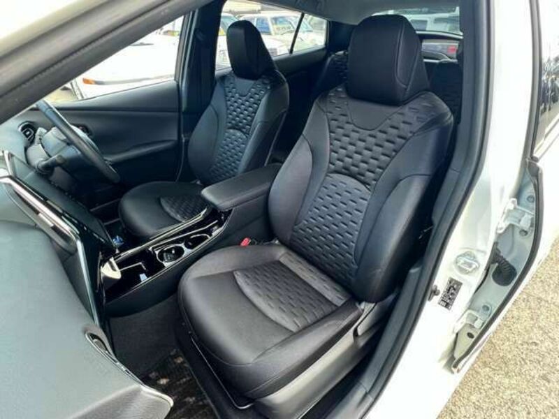 PRIUS PHV-9