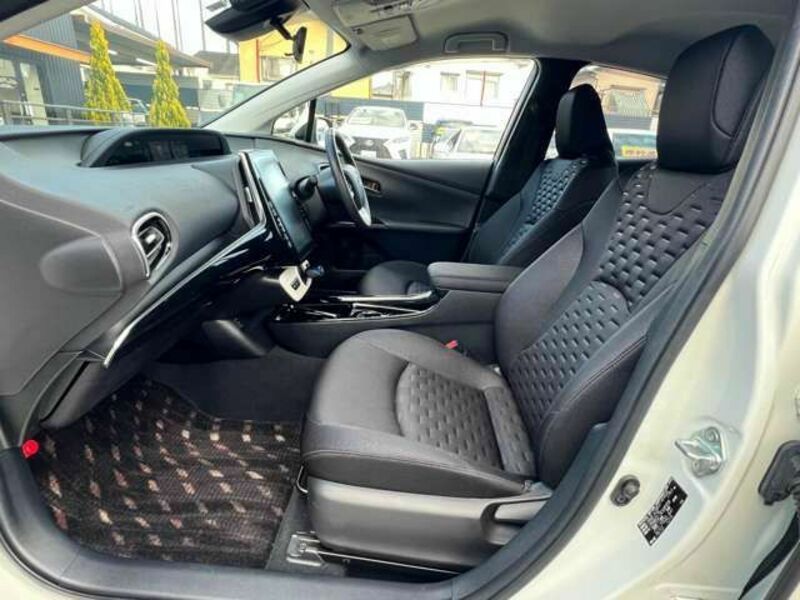 PRIUS PHV-10