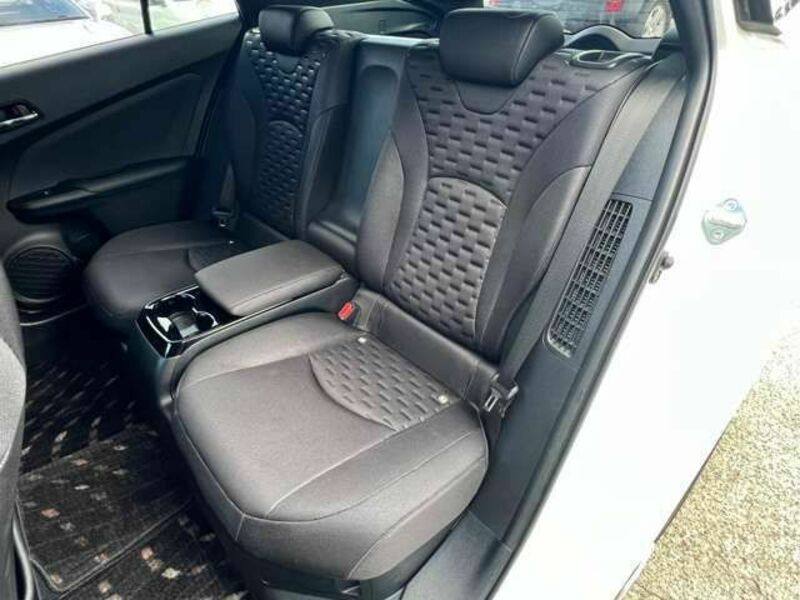 PRIUS PHV-13