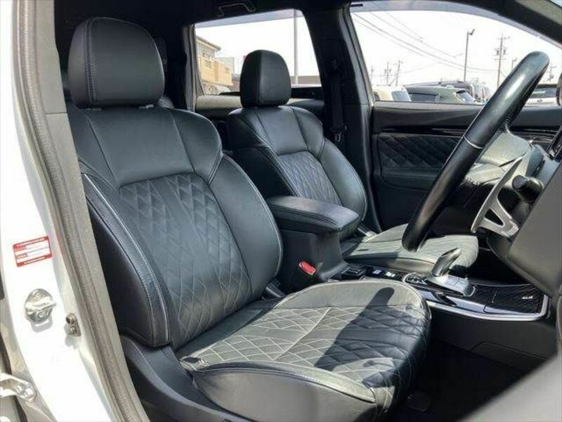 OUTLANDER PHEV-4