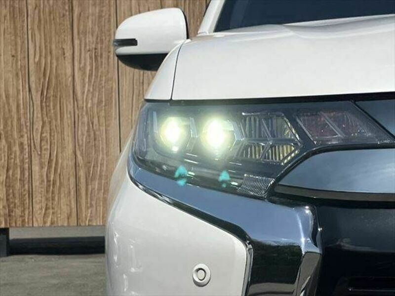 OUTLANDER PHEV-8
