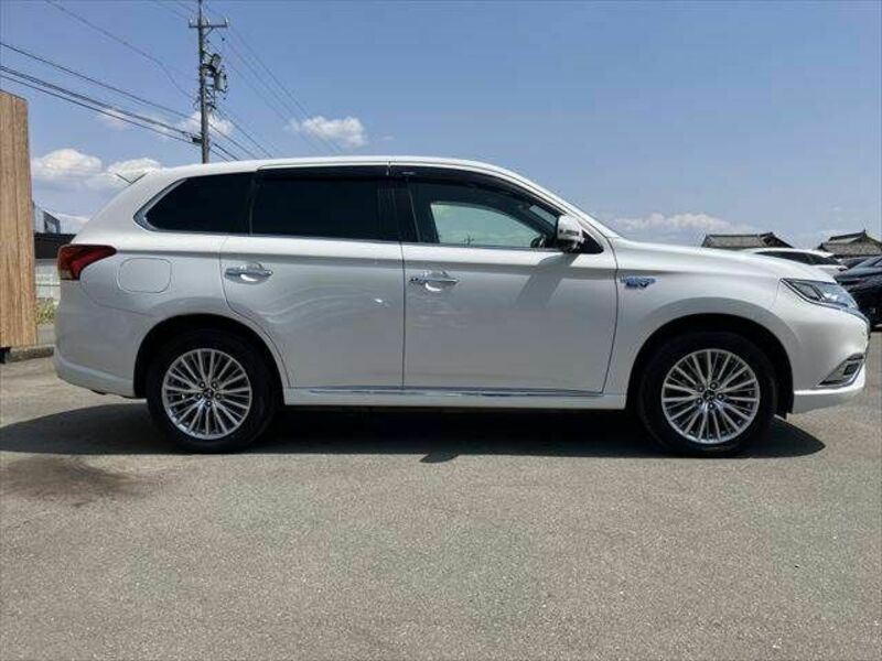 OUTLANDER PHEV-13